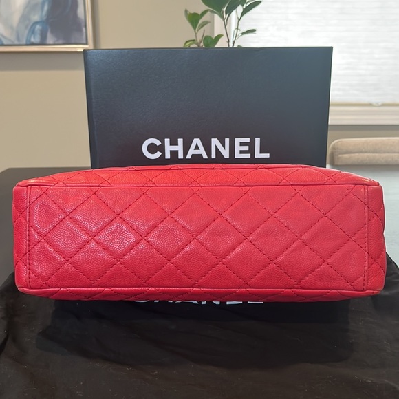 💯 Authentic Chanel Washed Caviar Maxi - Picture 7 of 16